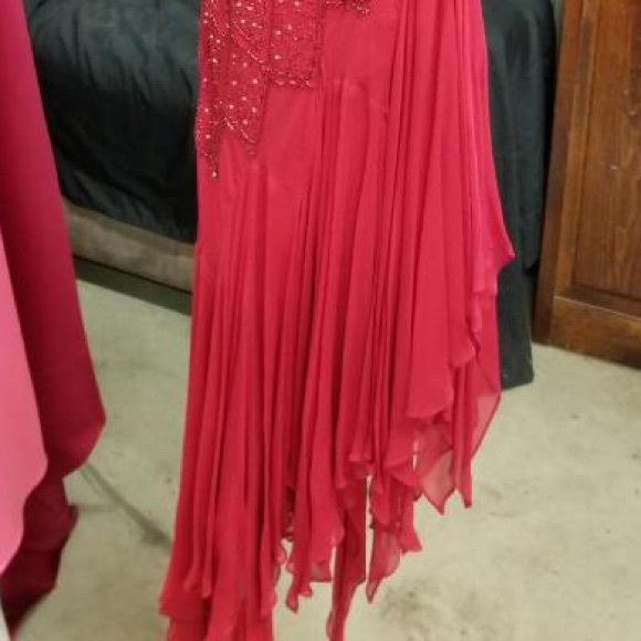 NWT. Fun Red Dance/Prom Dress - Picture 4 of 5